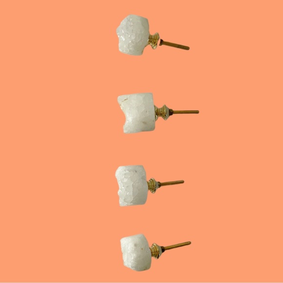 Set of 4 Natural White Crystal Geode Knobs - Picture 3 of 4